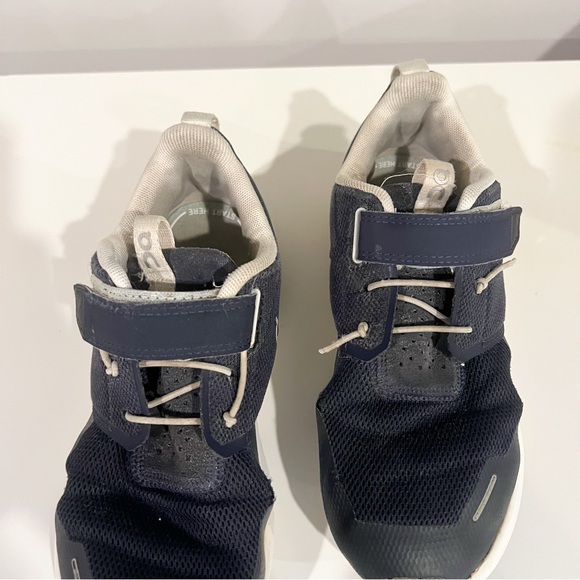 On Cloud Play Navy Blue Kids Shoes - Picture 4 of 11